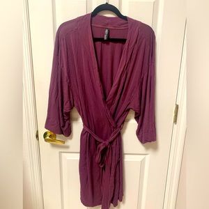 Ambrielle kimono style robe size large